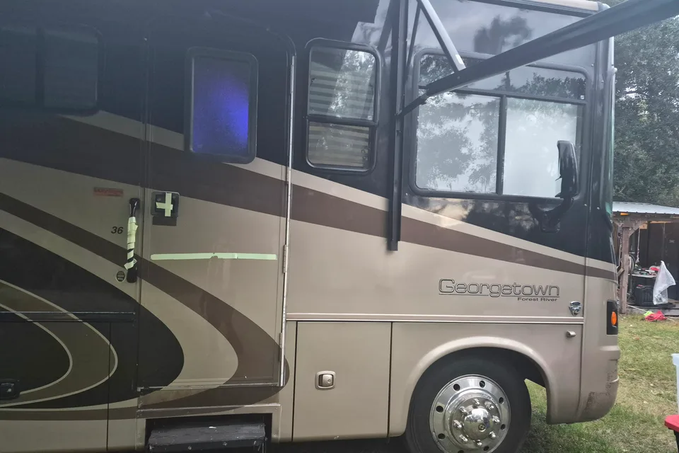 Corkey Motors Ford Georgetown Class A