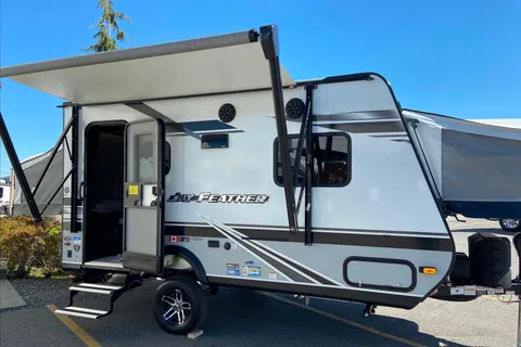 Jeffery's Jayco Jay Feather Hybrid