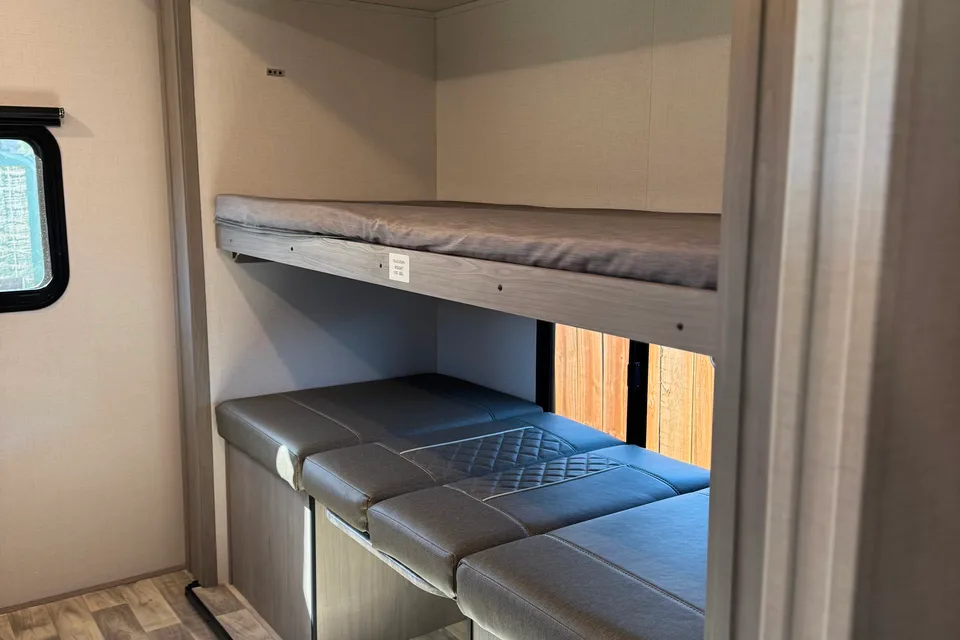 The 4G's Dutchmen Kodiak Ultimate Travel Trailer