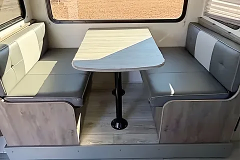 2022 Surveyor Legend 19RBLE Travel Trailer