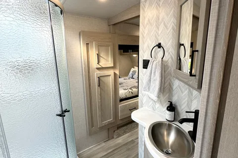 Panorama Ridge RV Cottage