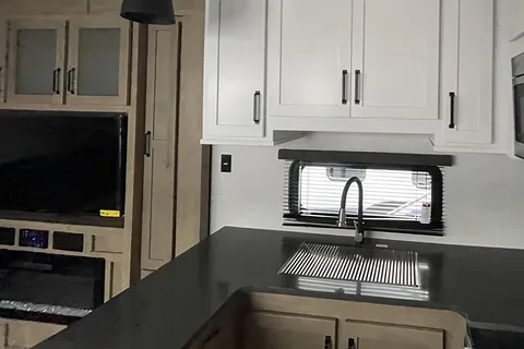 Warren's Keystone Raptor 423 Fifth Wheel (50 AMP) -- LAKEVIEW -- For Sale / For Rent
