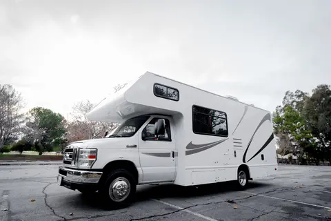 Thunder of Thor (& Adventure) | 2017 Thor Majestic 23A + Free Amenities