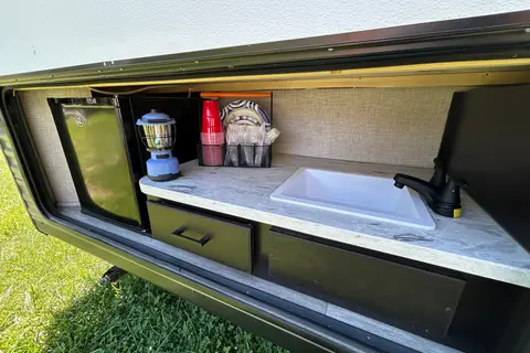RandR camp adventure family & pet friendly