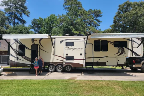 R&R Fifth Wheel Toy Hauler
