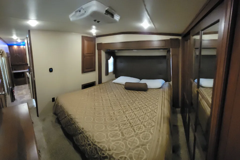 R&R Fifth Wheel Toy Hauler