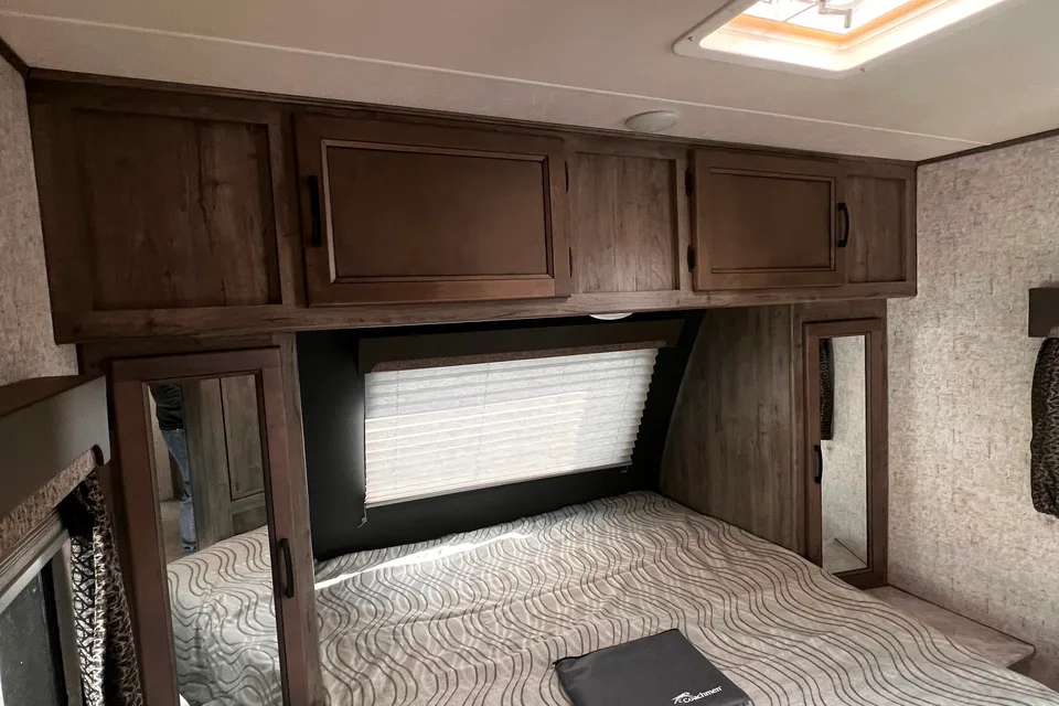 Coachmen Apex ultra lite 215RBK Travel Trailer