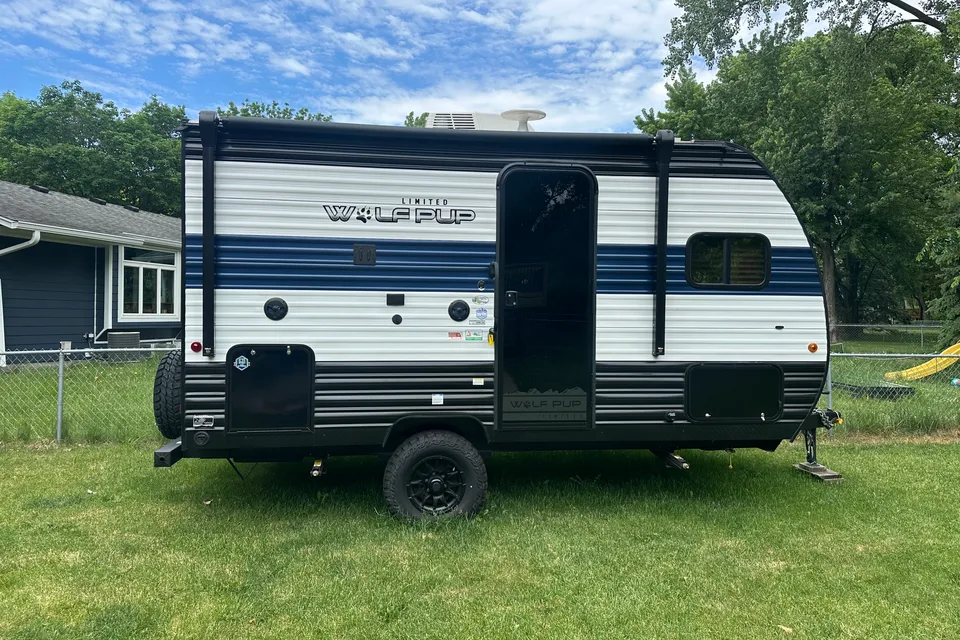 Cozy Wolf Pup Glamping Retreat | Modern Luxury Tiny Camper Experienc