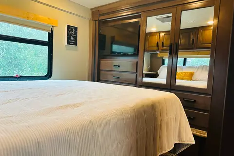 Thor Motor Coach Four Winds 31E Bunkhouse