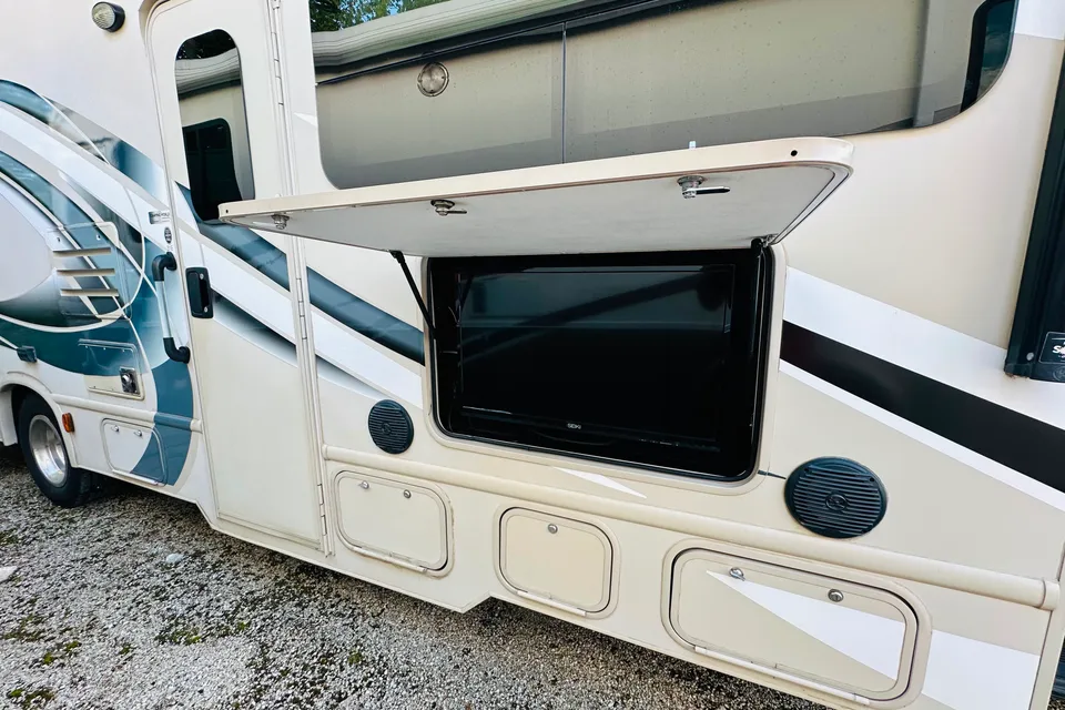 Thor Motor Coach Four Winds 31E Bunkhouse