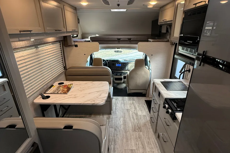 Brand new 2026 Thor Chateau 24ft. with free private shuttle -Marco