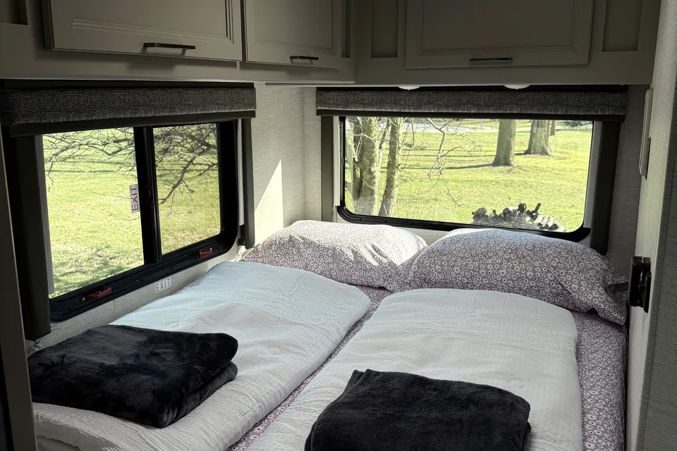 Brand new 2026 Thor Chateau 24ft. with free private shuttle -Marco