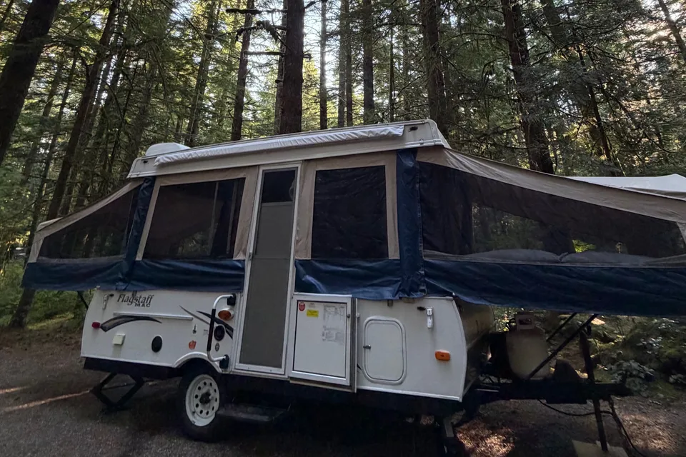 MattMax Flagstaff Tent Trailer
