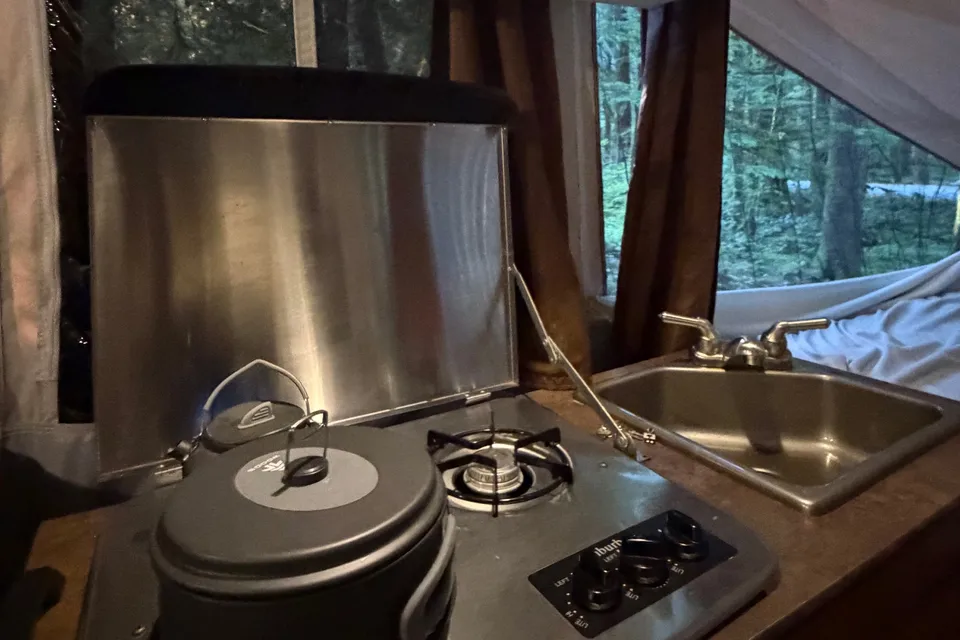 MattMax Flagstaff Tent Trailer