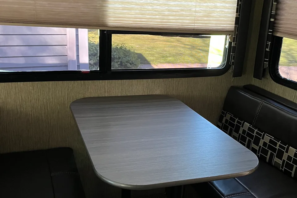 Chris's Coleman 2605 Travel Trailer