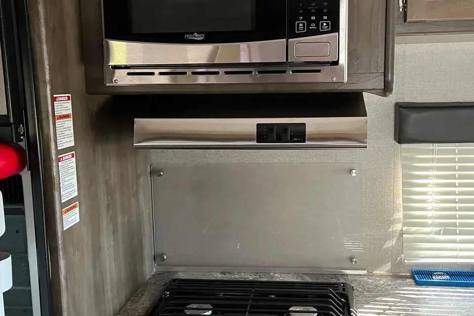 Chris's Coleman 2605 Travel Trailer
