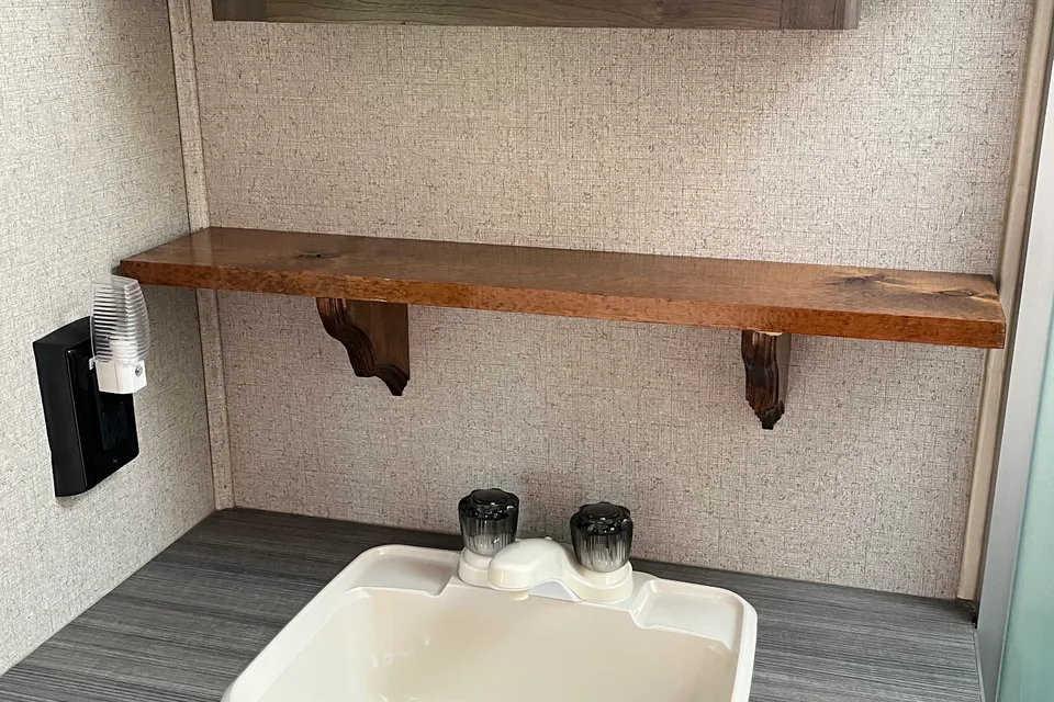 Chris's Coleman 2605 Travel Trailer