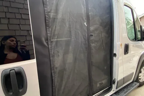 Beverly's Thor Motor Coach Rize 18M Class B