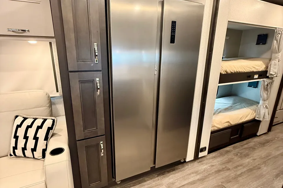 Convenience Rv's Riviera 39BH