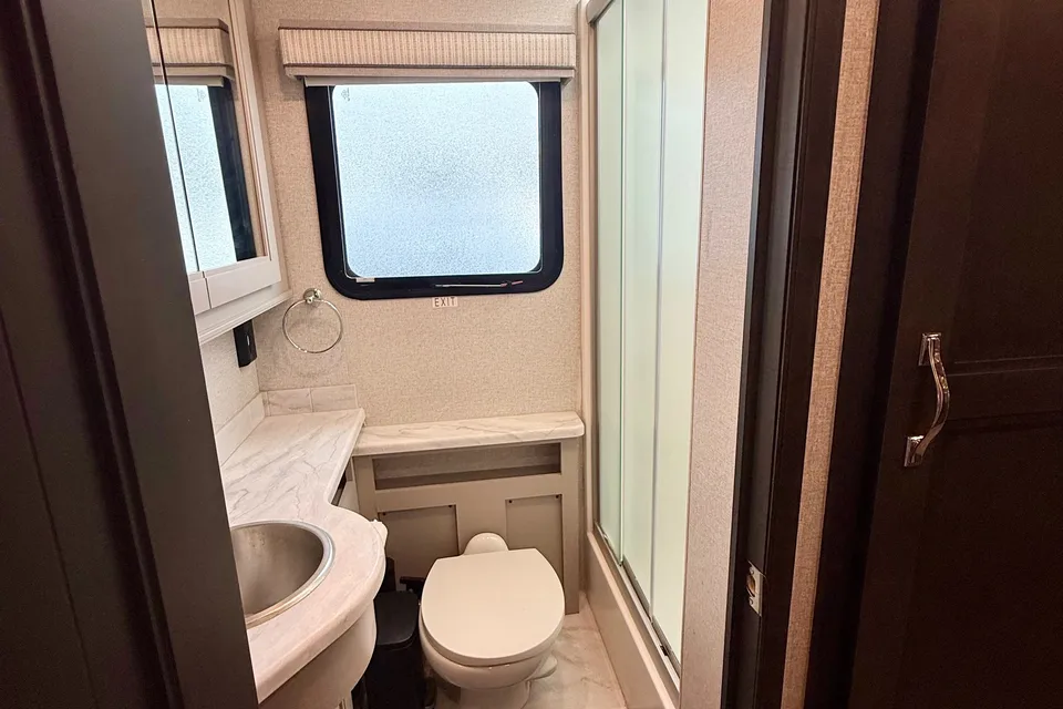 Convenience Rv's Riviera 39BH