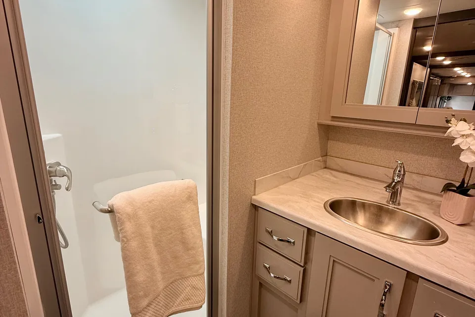 Convenience Rv's Riviera 39BH