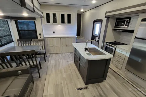 CL130 Keystone SPRINTER CAMPFIRE Fifth Wheel