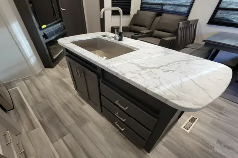 CL130 Keystone SPRINTER CAMPFIRE Fifth Wheel