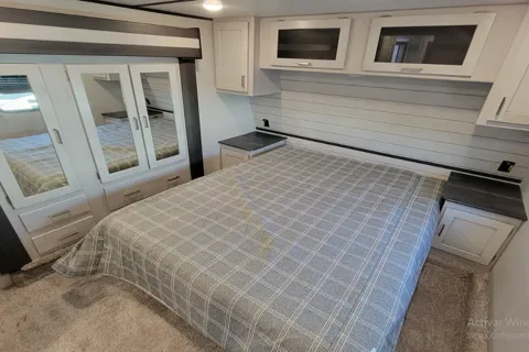 CL130 Keystone SPRINTER CAMPFIRE Fifth Wheel