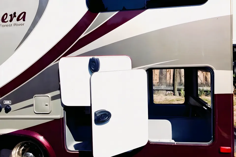 Diesel Mercedes-Benz Class C SOLAR 21MPG -- NEWLY UPGRADE