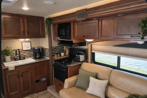 The Family RV (Jayco Redhawk 31XL Class C)