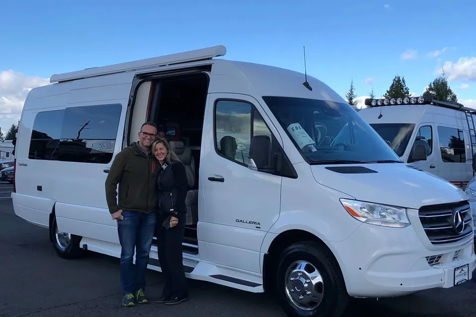 Luxury Sprinter w/ Full Bathroom Mercedes-Benz Coachmen gets up to 20 MPG