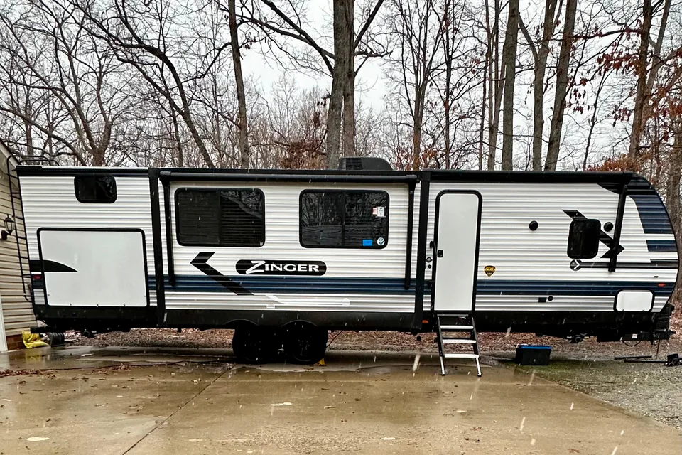 Crossroads Zinger Travel Trailer