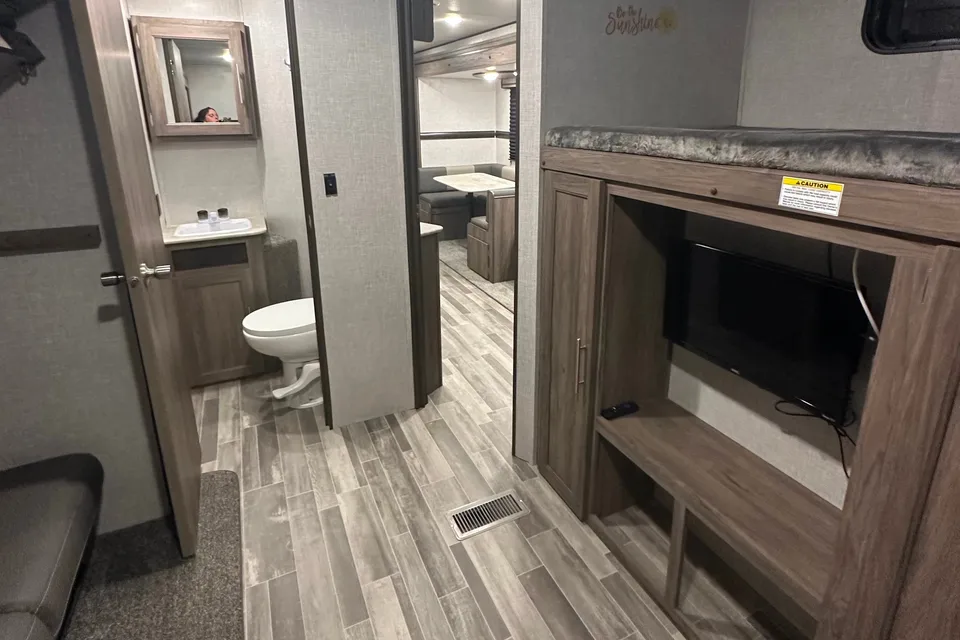 Crossroads Zinger Travel Trailer