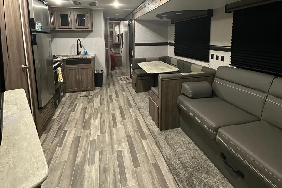 Crossroads Zinger Travel Trailer