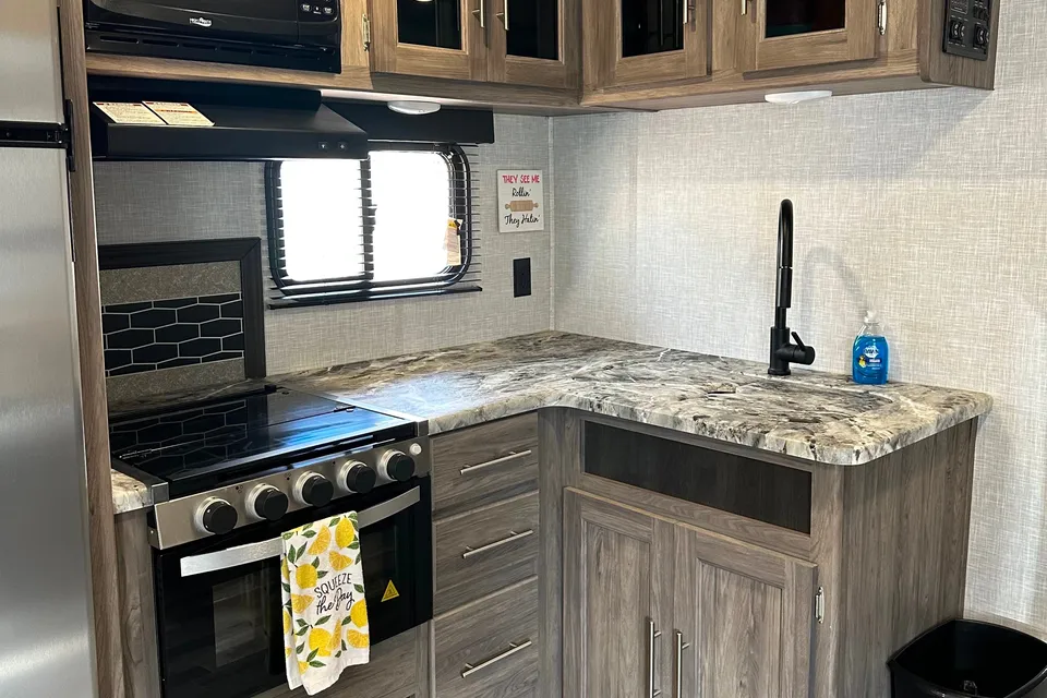 Crossroads Zinger Travel Trailer