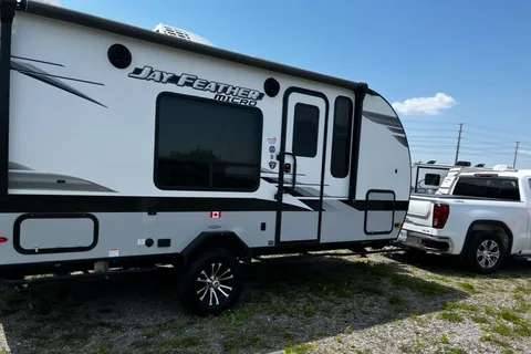 Rachel's Jayco Jay Feather Travel Trailer