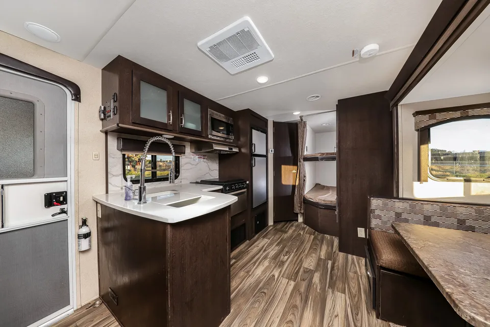 Rv Rentals Way of Life's Forest River Evo T2490 Travel Trailer (LE1)