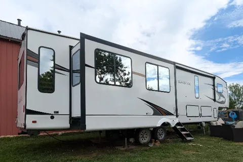 Mike's Forest River Sabre Fifth Wheel