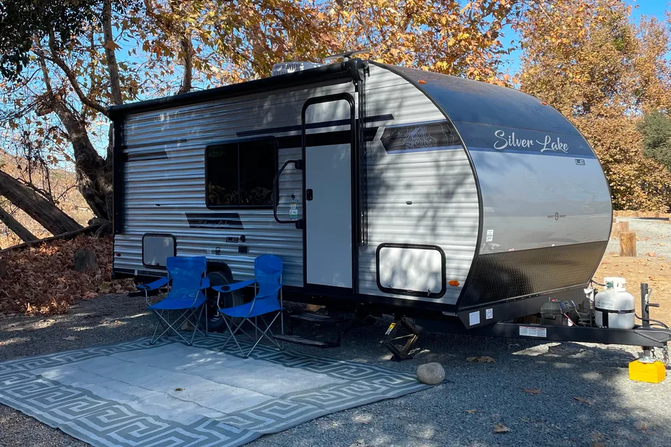 Forest River Silver Lake LE 1610BHLE Travel Trailer