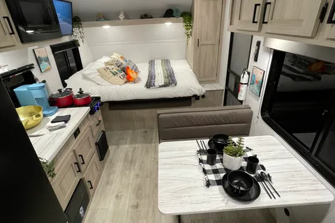 Forest River Silver Lake LE 1610BHLE Travel Trailer