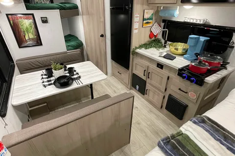 Forest River Silver Lake LE 1610BHLE Travel Trailer