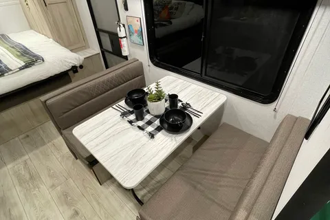 Forest River Silver Lake LE 1610BHLE Travel Trailer