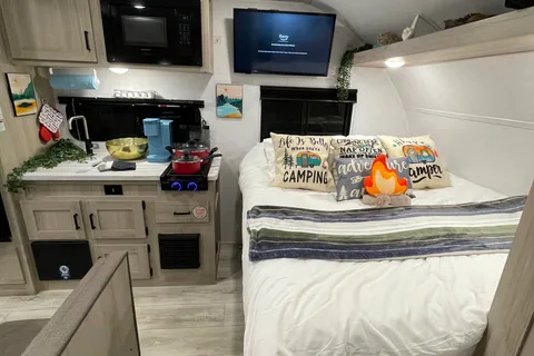 Forest River Silver Lake LE 1610BHLE Travel Trailer
