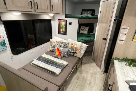 Forest River Silver Lake LE 1610BHLE Travel Trailer