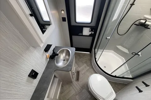 Spacious Palomino 28bhss Travel Trailer
