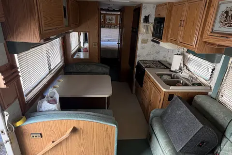 Sunniee the Winnebago Itasca Sunrise Class A