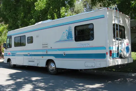 Sunniee the Winnebago Itasca Sunrise Class A