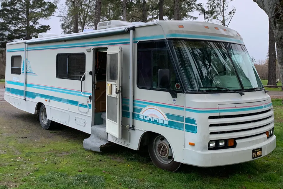 Sunniee the Winnebago Itasca Sunrise Class A