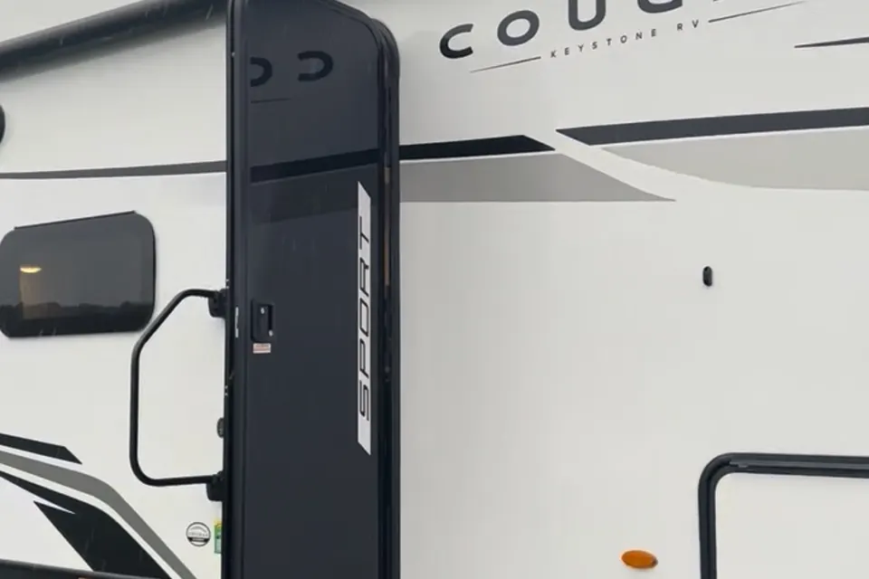 Monarch MeadowsKeystone Cougar Fifth Wheel