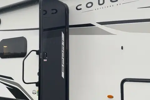 Monarch MeadowsKeystone Cougar Fifth Wheel